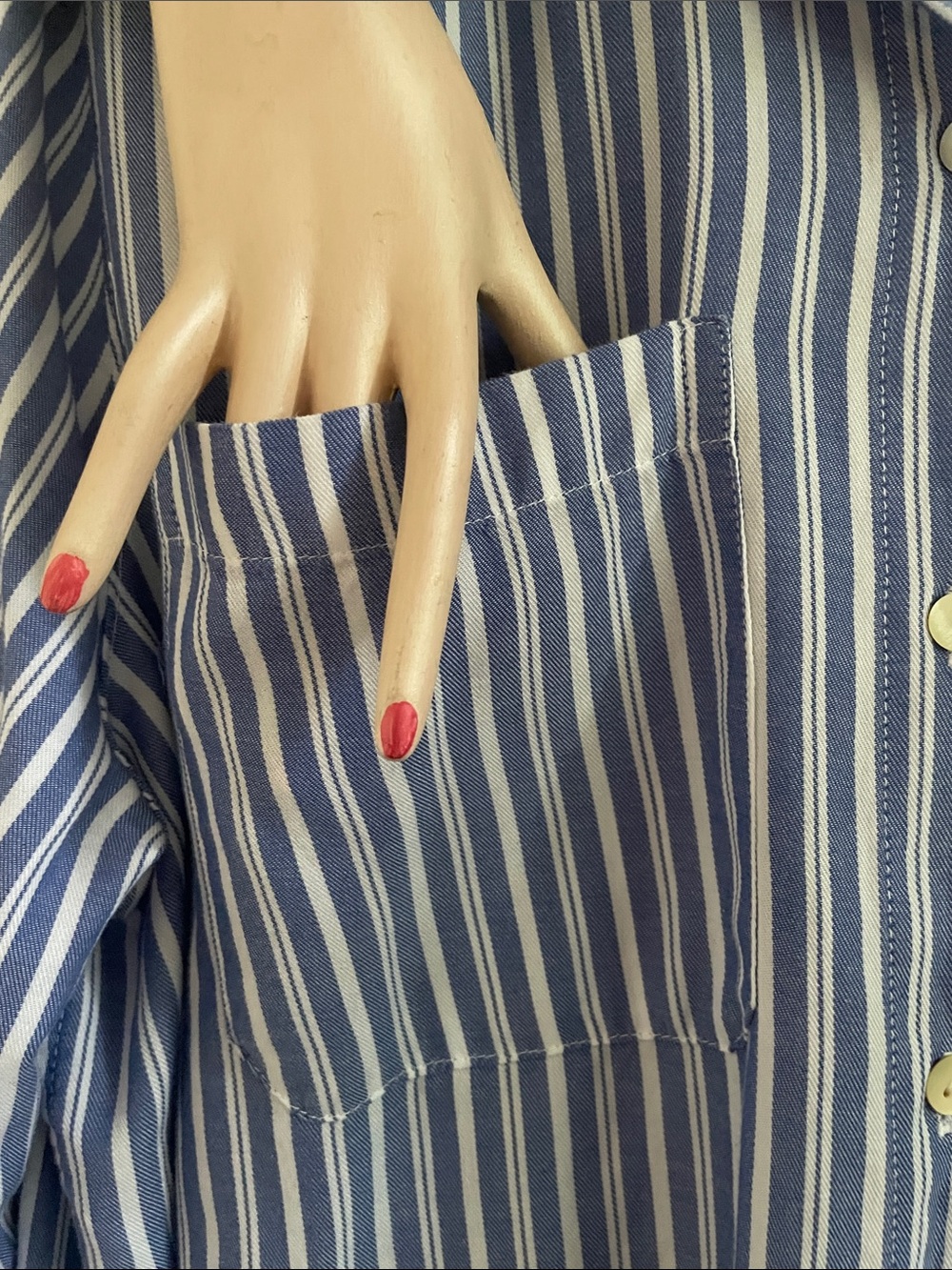 LOLA RIVER Blue-White Striped Button-Up Long-Sleeved Cropped Boxy Shirt. L - Picture 5 of 13